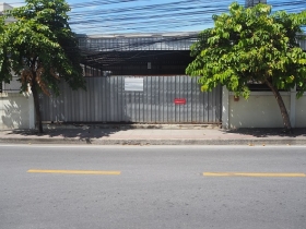 ให้เช่าที่ดินทรงสี่เหลี่ยมผืนผ้าเนื้อที่ประมาณ53ตร.วา ทำเลทอง ใกล