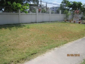 ให้เช่าที่ดินทรงสี่เหลี่ยมผืนผ้าเนื้อที่ประมาณ53ตร.วา ทำเลทอง